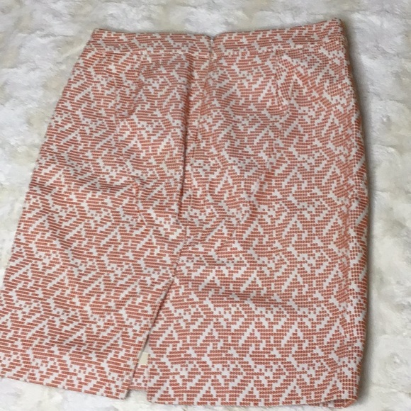 J. Crew Orange Textured Print Pencil Skirt size 2. Like new. - Picture 4 of 7